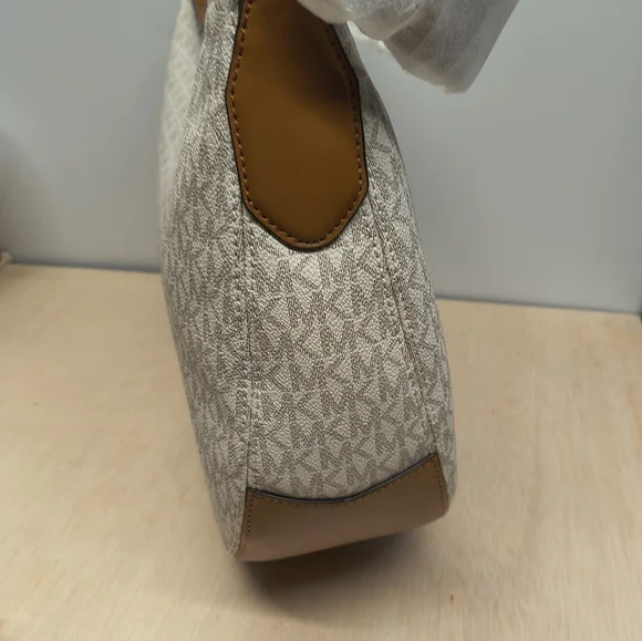 Michael Kors Brooke Lg Zip Hobo in Vanilla/Acorn - Picture 7 of 13